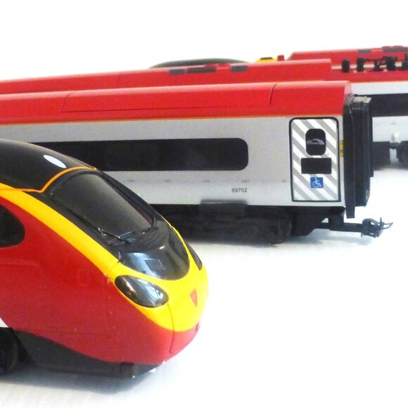 NOS 1978 Dapol Virgin Train Pendolino EMU 00 Electric MODEL TRAIN Tilting Action - Picture 9 of 16